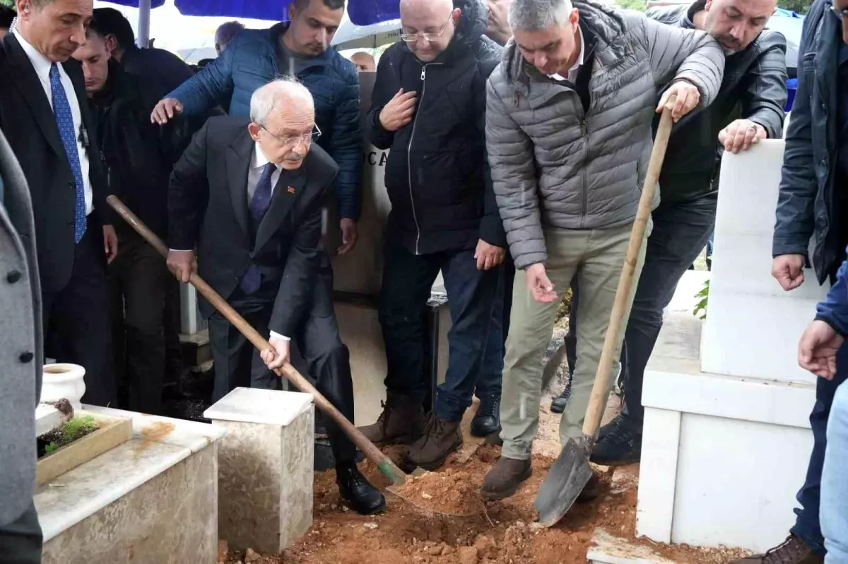 Kemal Kılıçdaroğlu’nun Dünürü Orhan Nadir Son Yolculuğuna Uğurlandı