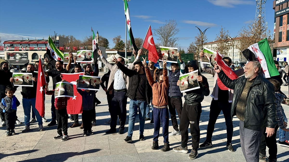 Baas Rejimi Çöktü, Kırşehir\'de Kutlama