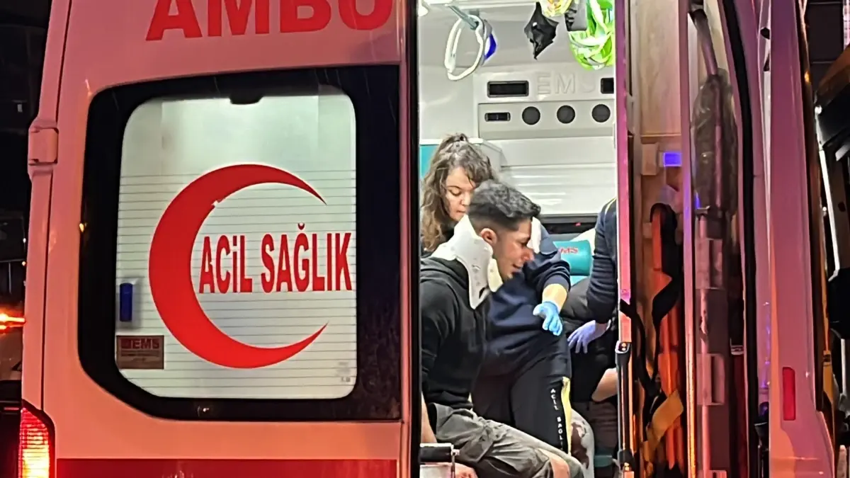 Kocaeli\'de Trafik Kazası: 5 Yaralı