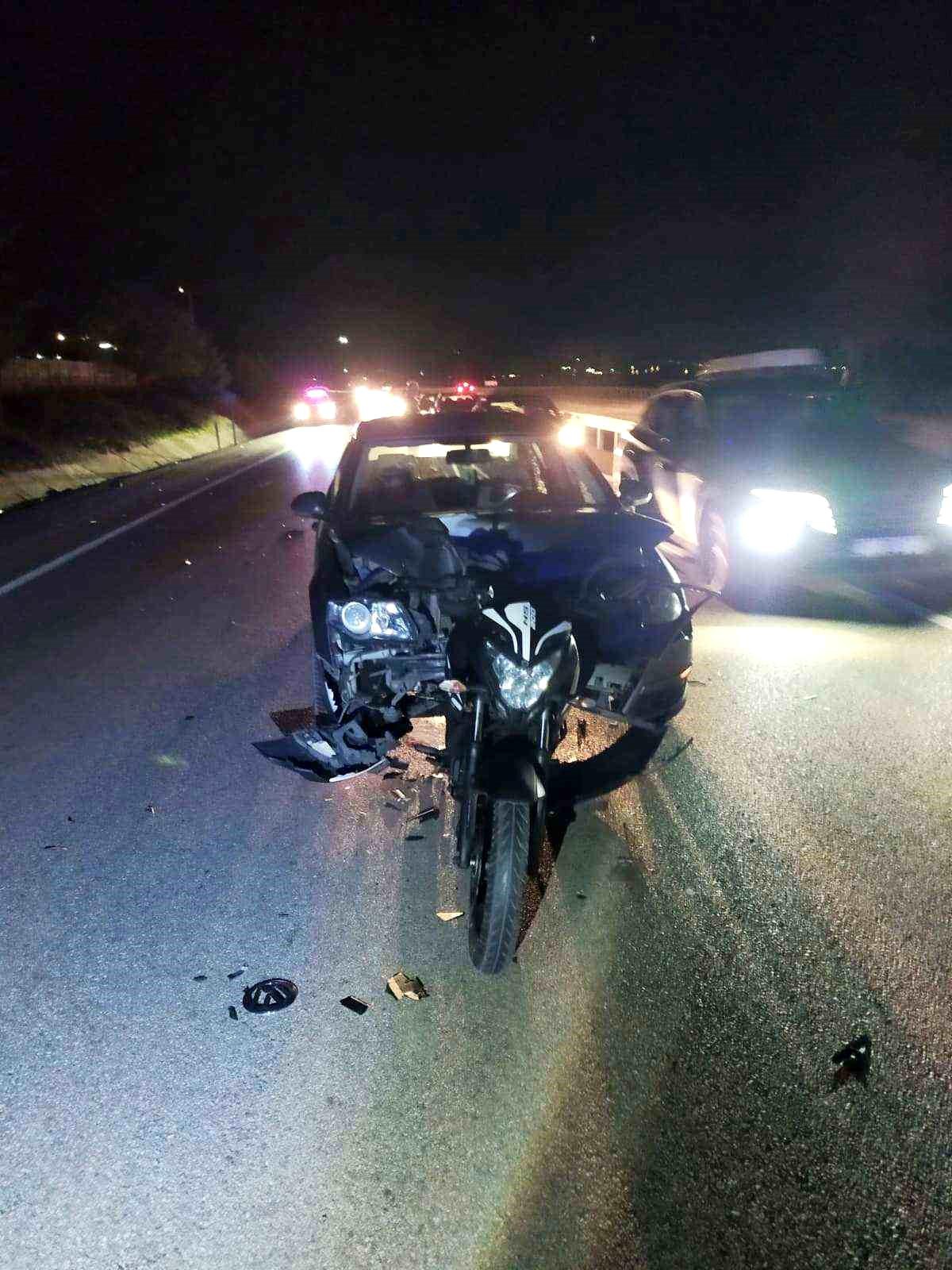 Bursa\'da Otomobil Motosiklete Çarptı