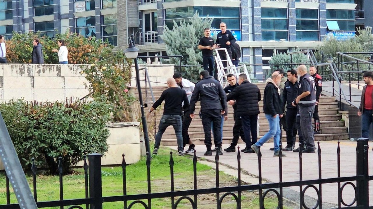 Firar Eden Zanlı Adliyenin Bahçesinde Yakalandı