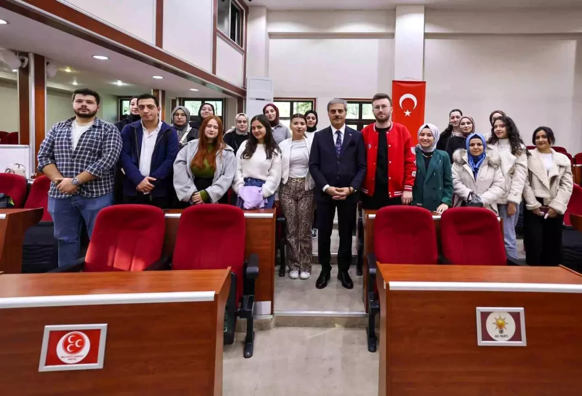 Başkan Alemdar, Gençlere Gelecek İçin Tavsiyelerde Bulundu