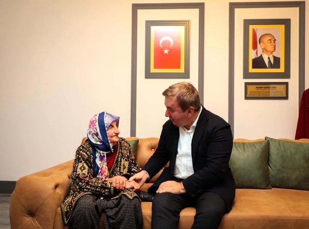 Dilber Nine\'den Vali\'ye Teşekkür Ziyareti