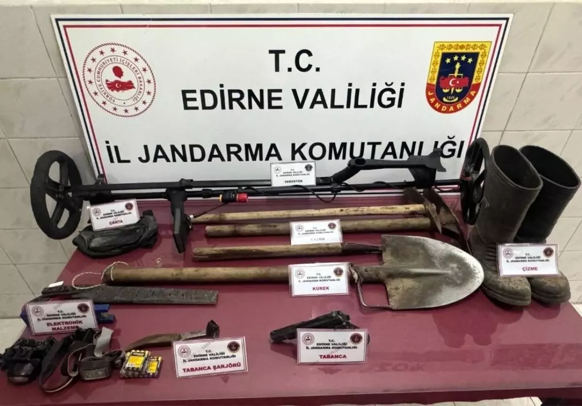Enez\'de Kaçak Kazı Yaparken Yakalandılar