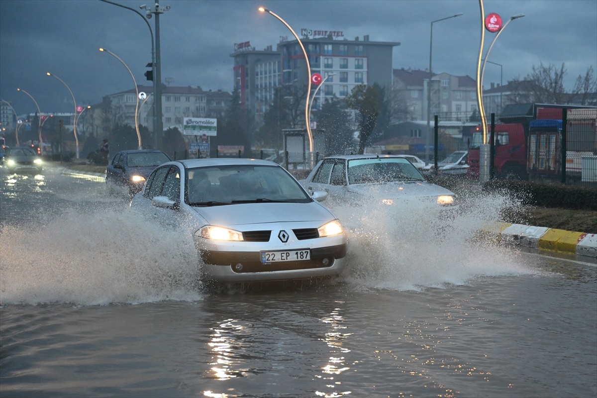 Edirne ve Kırklareli\'nde Sağanak Yağış