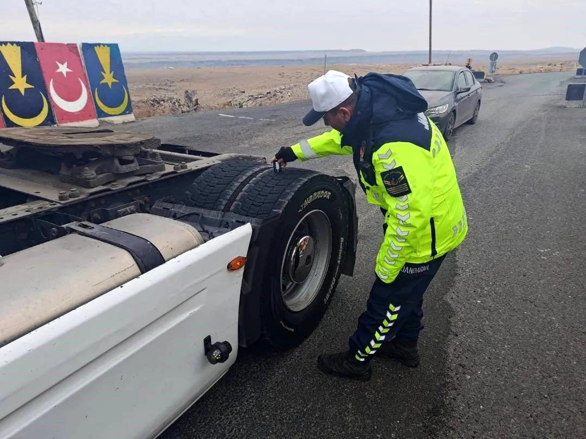 Kars\'ta Kış Lastiği Denetimleri Başladı