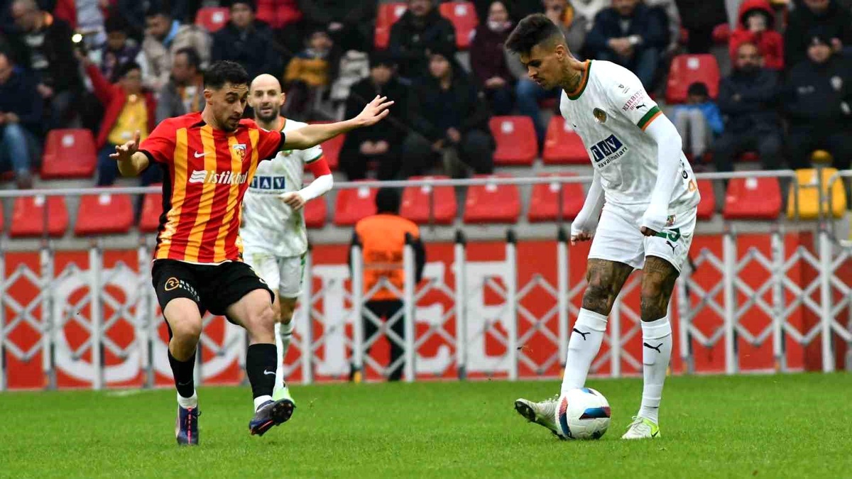 Kartal Kayra Cezalı, Antalyaspor Maçında Yok