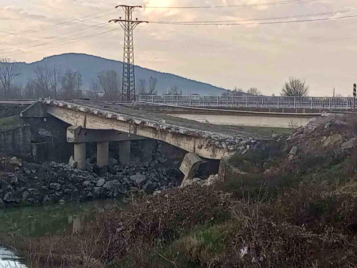 Zonguldak\'ta Çöken Köprüde Çalışmalar Başladı