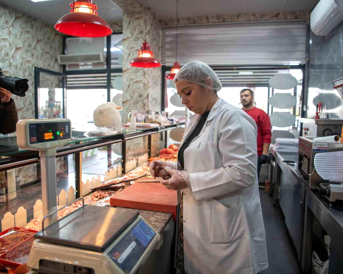 Kuşadası\'nda Kasaplar Denetlendi