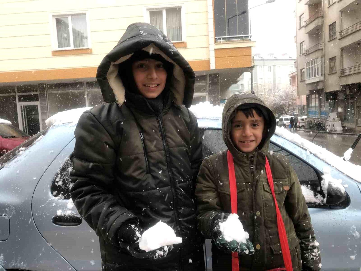Kar Altında Eğlence