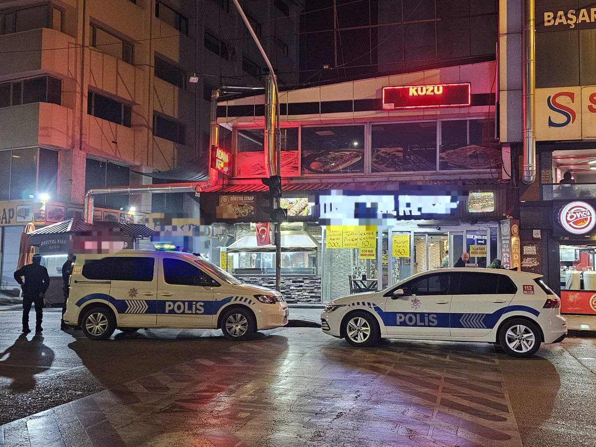 Adana\'da Motosikletli Saldırgan Kebapçı Çalışanını Vurdu