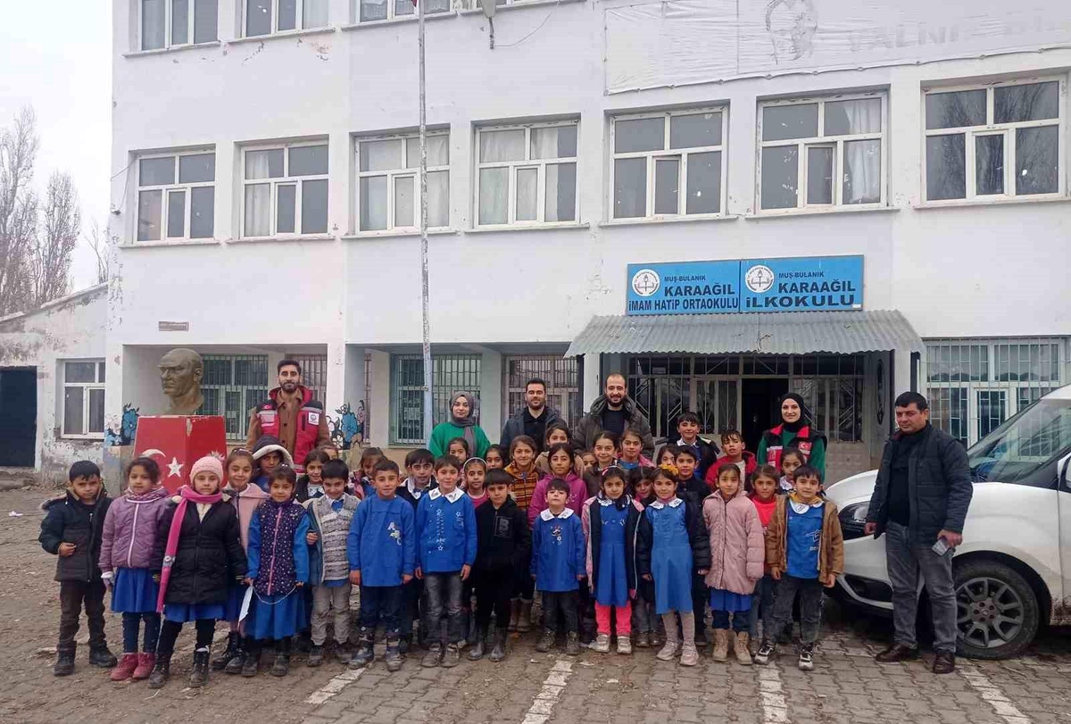 Muş\'ta Okul Destek Projesi Devam Ediyor