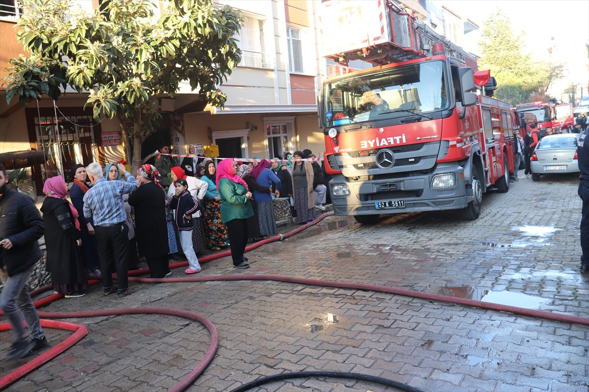 Ünye\'de Yangın: Ev Kullanılamaz Hale Geldi