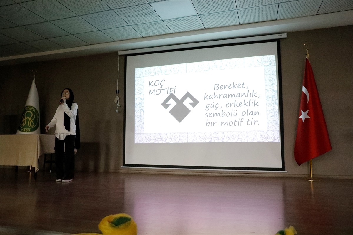 Öğrencilerden Türk Motifi Sergisi