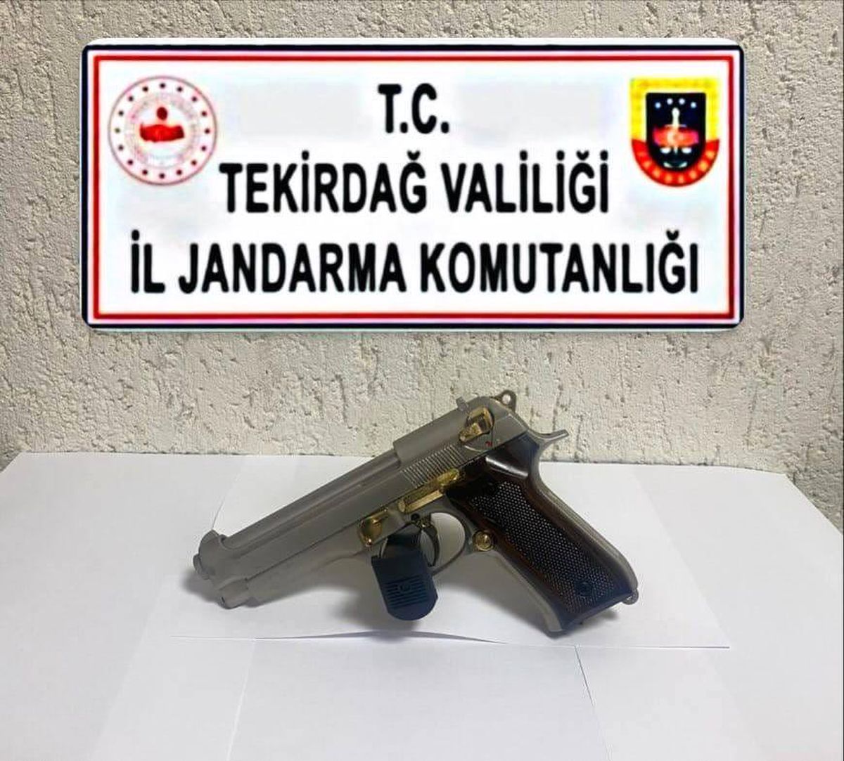 Tekirdağ\'da Ruhsatsız Tabancalar Ele Geçirildi