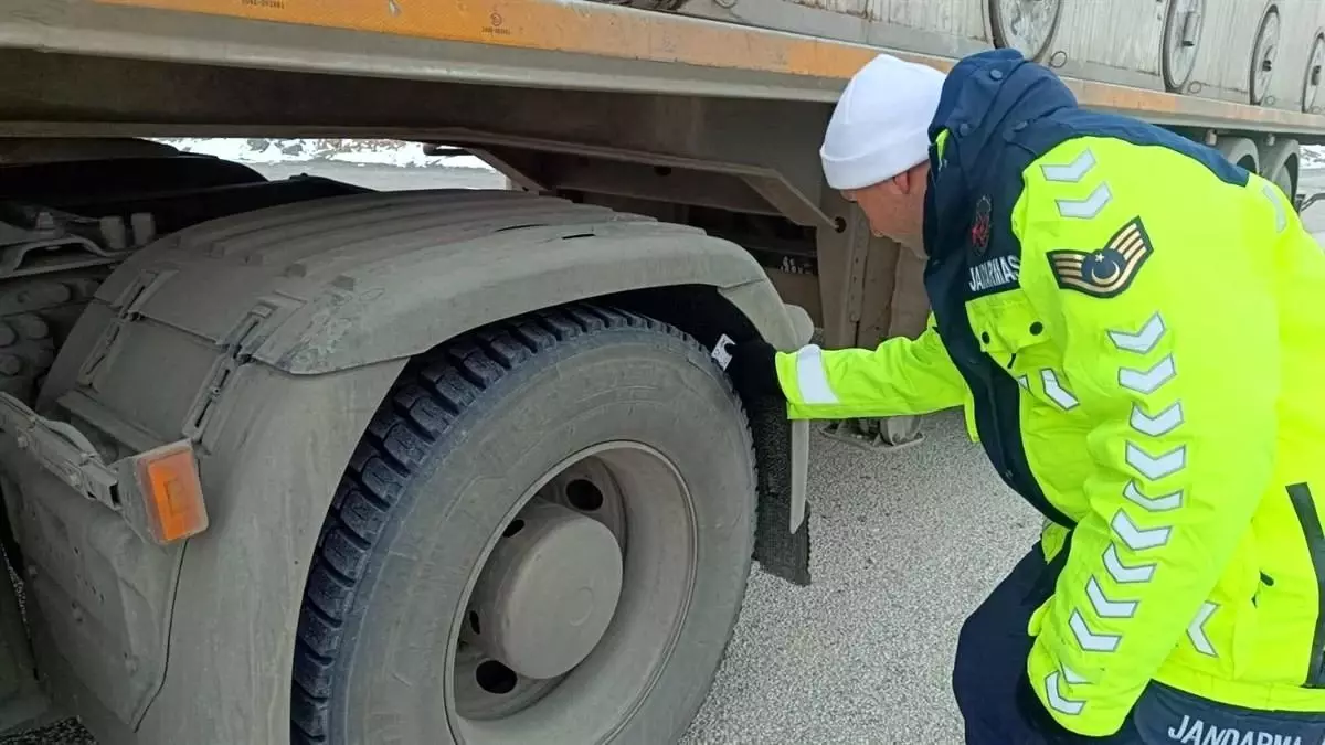 Erzincan\'da Kış Lastiği Kontrolü Başladı