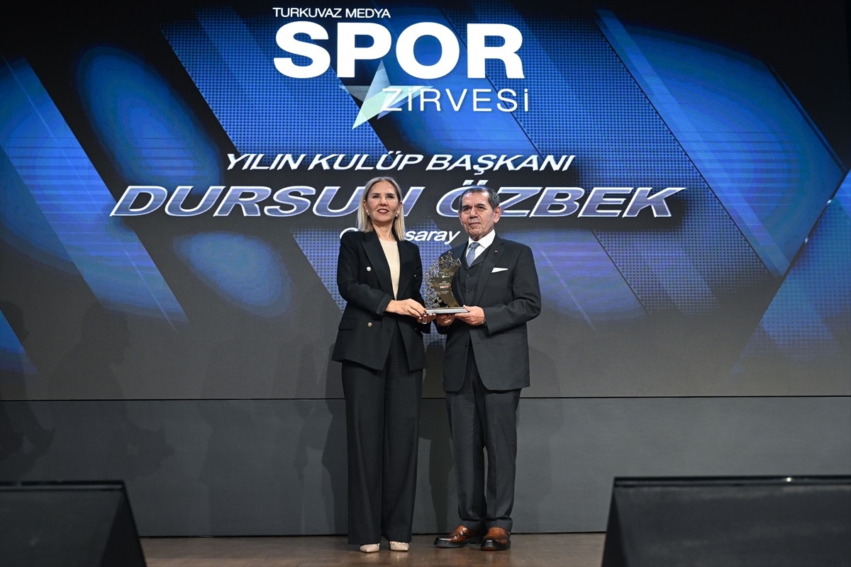 Turkuvaz Medya Spor Zirvesi\'nde Ödüller Dağıtıldı