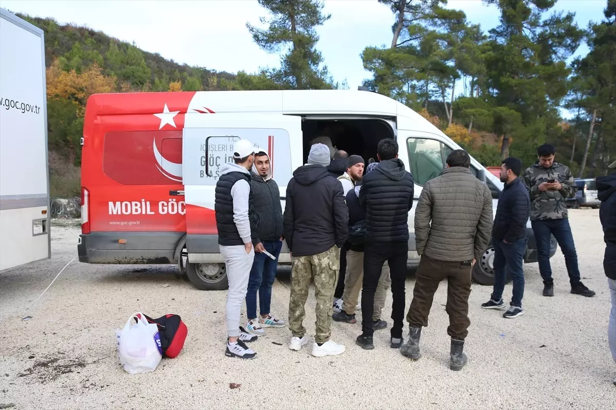Ülkelerine dönen Suriyeliler için Hatay\'daki Yayladağı Sınır Kapısı da açıldı