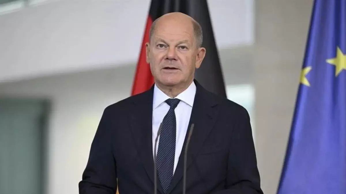 Almanya Başbakanı Scholz, Meclisten Güvenoyu Talep Etti