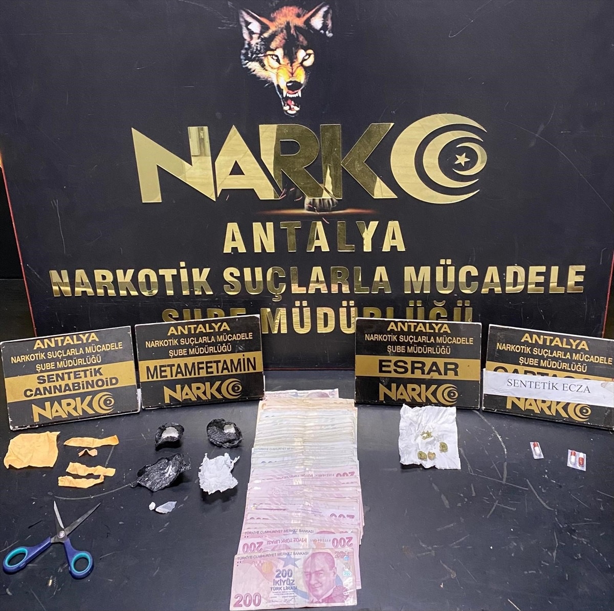 Antalya\'da Uyuşturucu Operasyonları: 218 Gözaltı