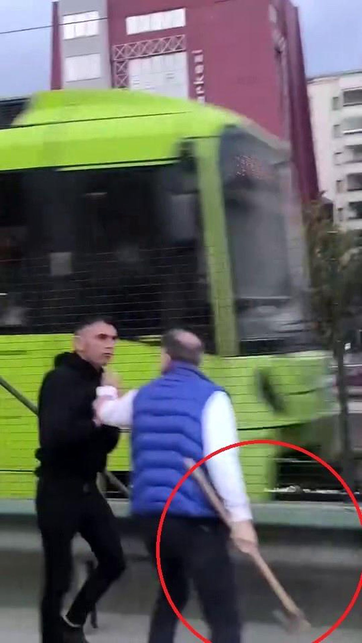 Bursa\'da Sürücüler Arasında Baltalı Kavga