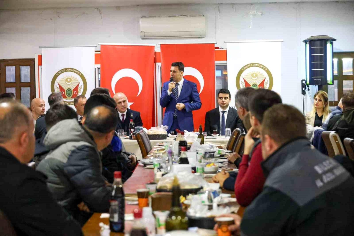 Bilecik\'te 2024 Yılı İçinde 66 Kilometre Sıcak Asfalt Serimi Gerçekleştirildi