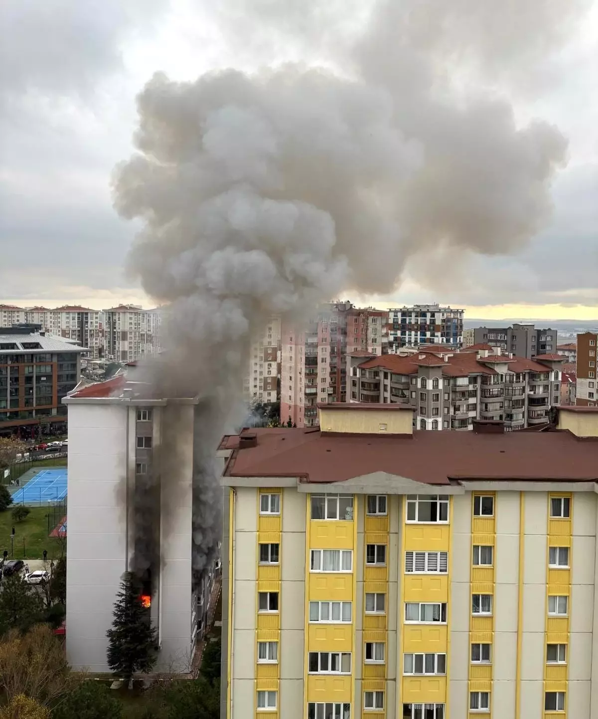 Çorlu\'da Yangın: 12 Yaşındaki Çocuk Hayatını Kaybetti