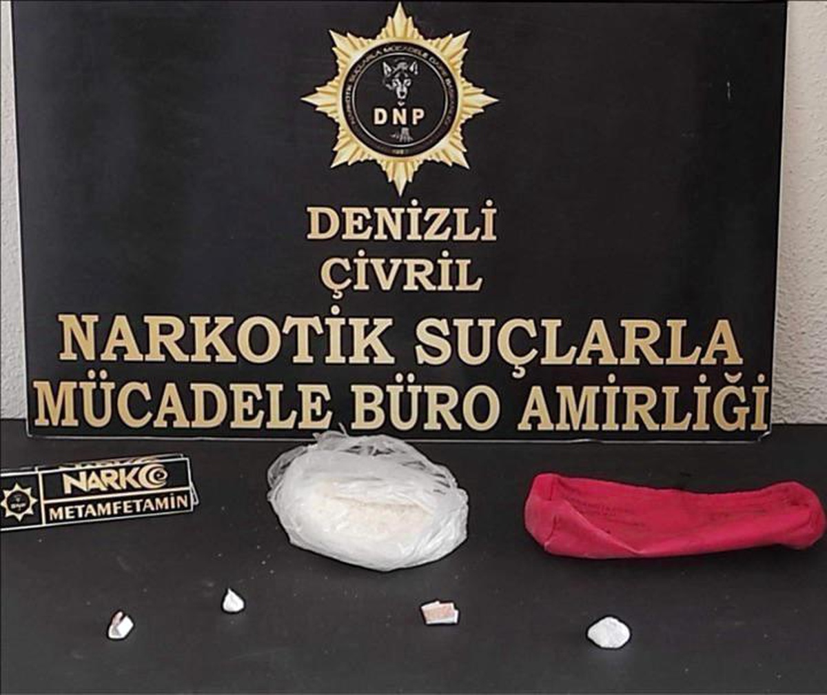 Denizli\'de Narkotik Operasyonu: 330 Gram Metamfetamin Ele Geçirildi