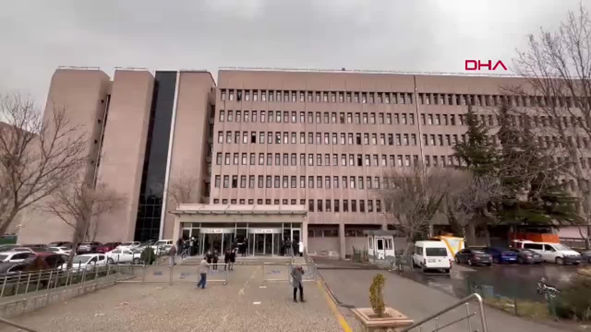Boşanma Aşamasındaki Eşini Bıçaklayan Sanığa Tutuklama Kararı