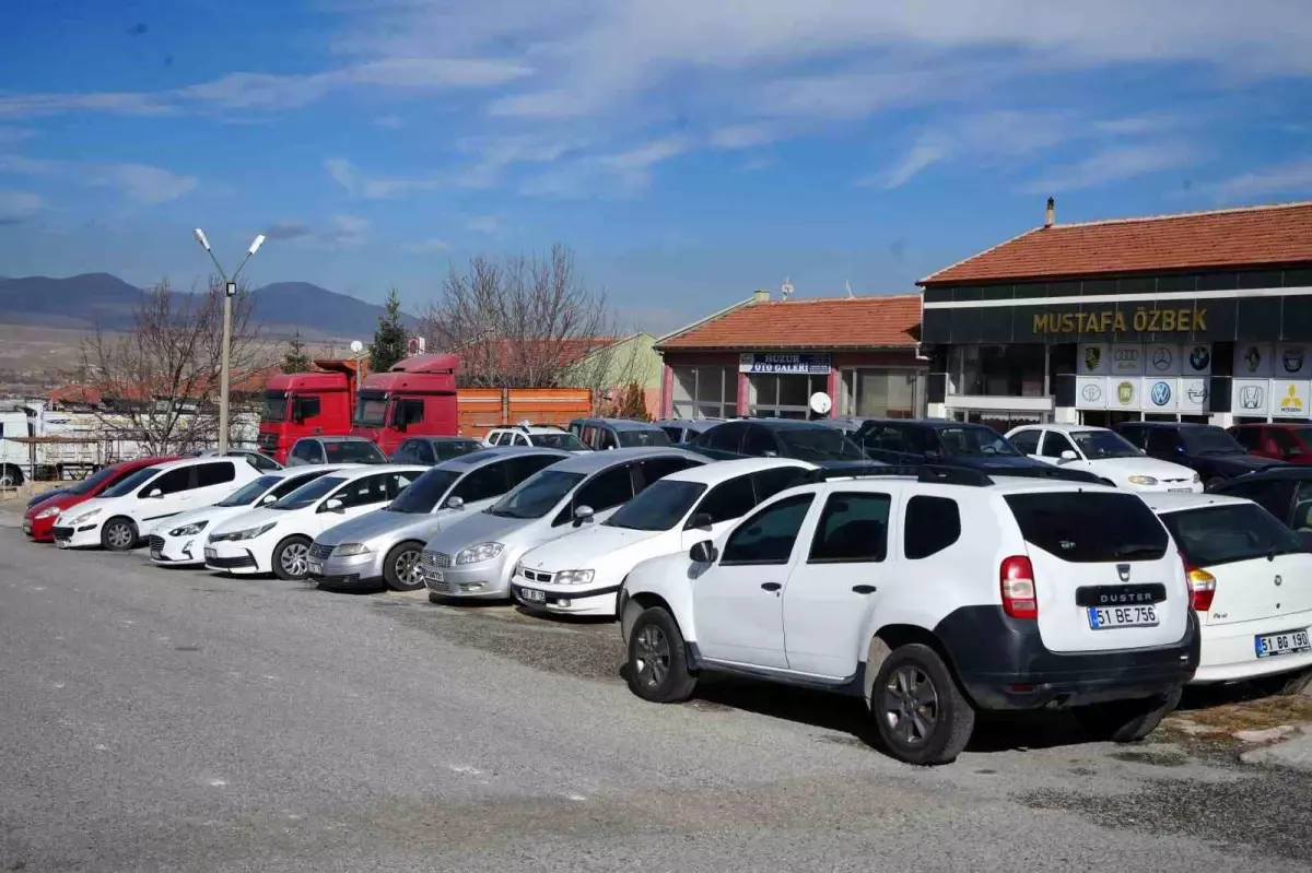 Galericiler, Trafik Sigortası Zorunluluğuna Tepki Gösterdi