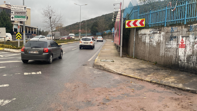 İlk işi plakayı sökmek oldu! Alkollü sürücünün kaza yaptığı araç CHP'li vekilin çıktı