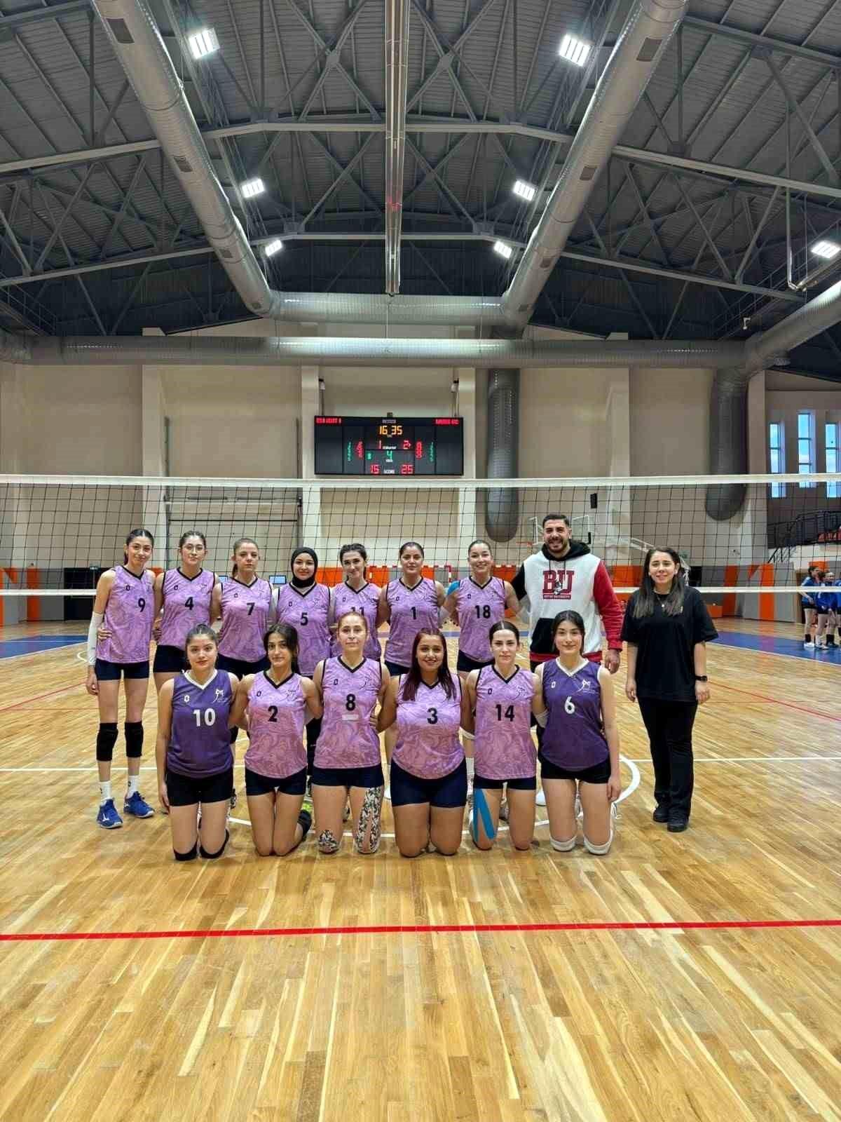 Karabük Üniversitesi Voleybol Takımları, Galibiyetle Başladı