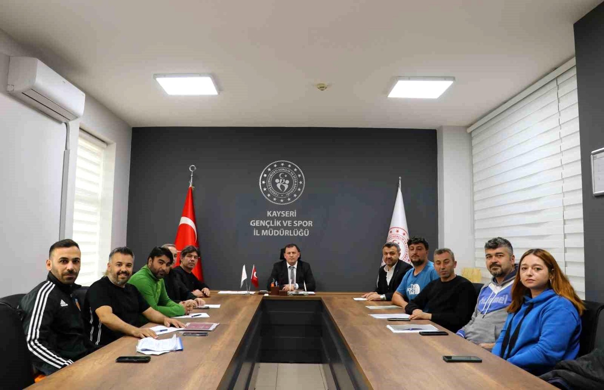 Kayseri\'de Kayak Eğitim Planlama Toplantısı