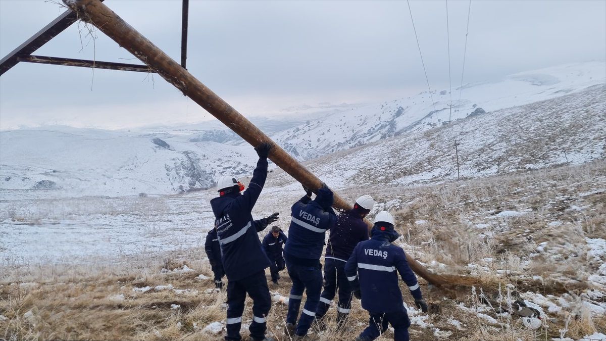 VEDAŞ Kırsalda Elektrik Arızalarını Gideriyor