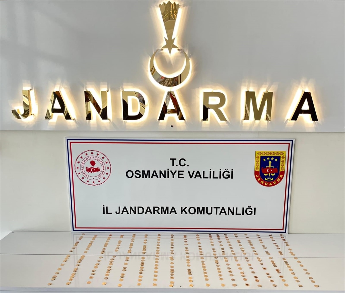 Osmaniye\'de İzinsiz Basılmış Altınlar Ele Ge geçti