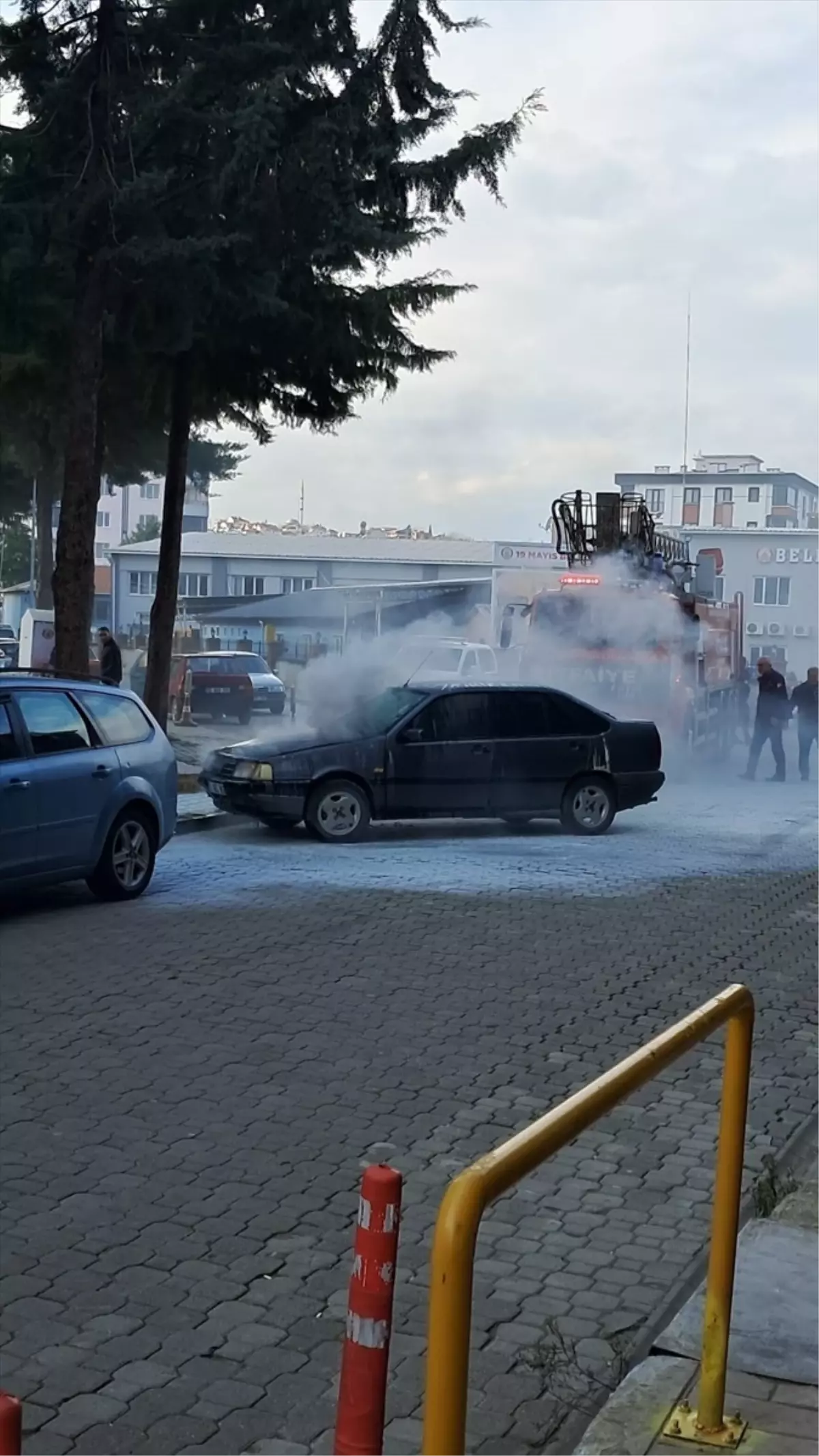 Samsun\'da Park Halindeki Araçta Yangın