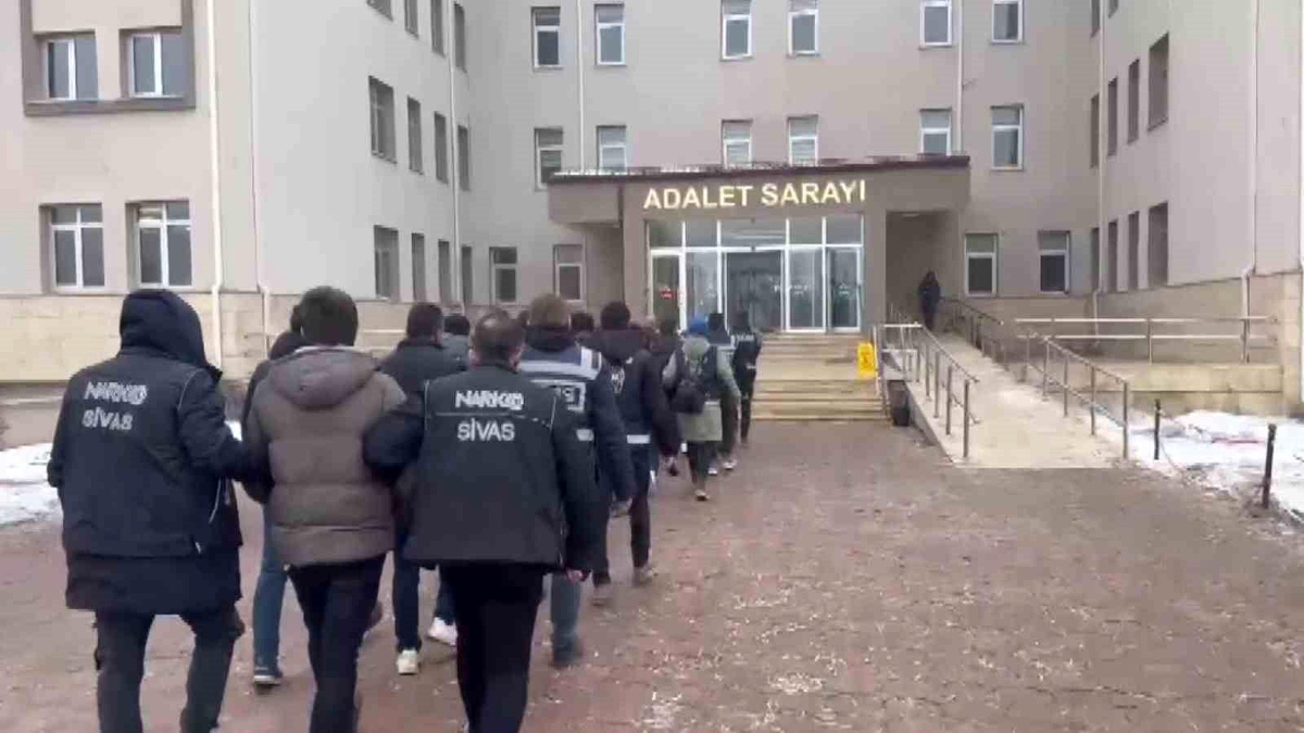 Sivas ve Kayseri\'de Uyuşturucu Operasyonu