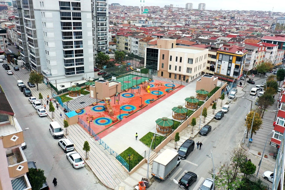 Sultangazi\'de Yeni Otopark ve Sosyal Tesis Hizmete Girecek