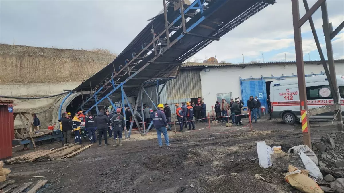 Maden Ocağındaki Göçükte İşçi Kurtarıldı