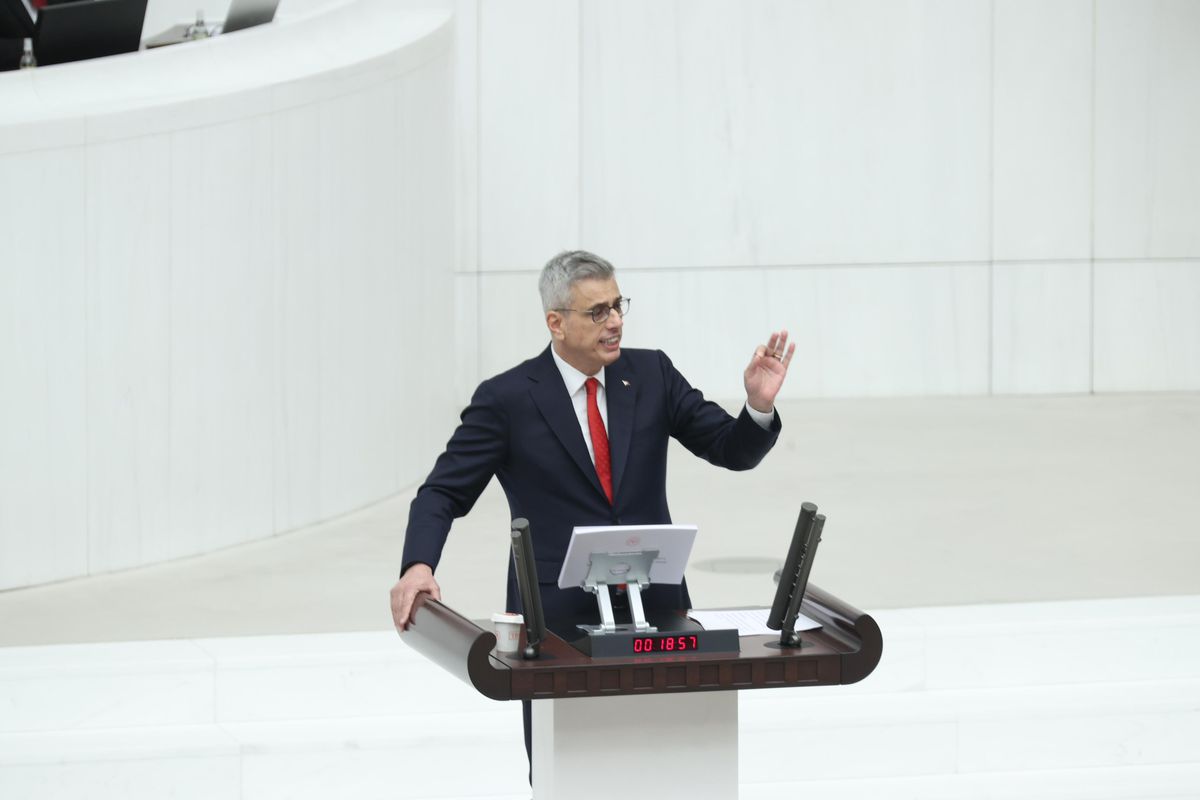 Sağlık Bakanı Memişoğlu\'na Mitomani Tartışması