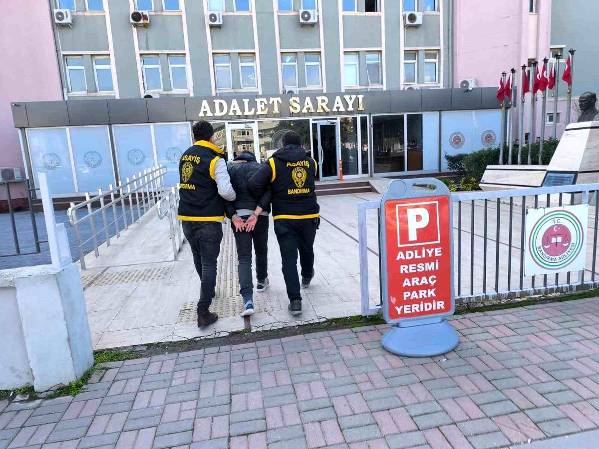 Bandırma\'da Suçlulara Yönelik Operasyon