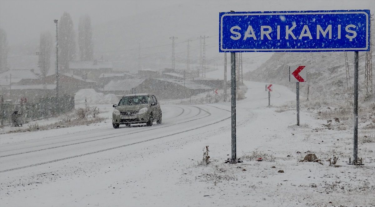 Kars ve Ağrı\'da Kar Yağışı Hayatı Olumsuz Etkiledi