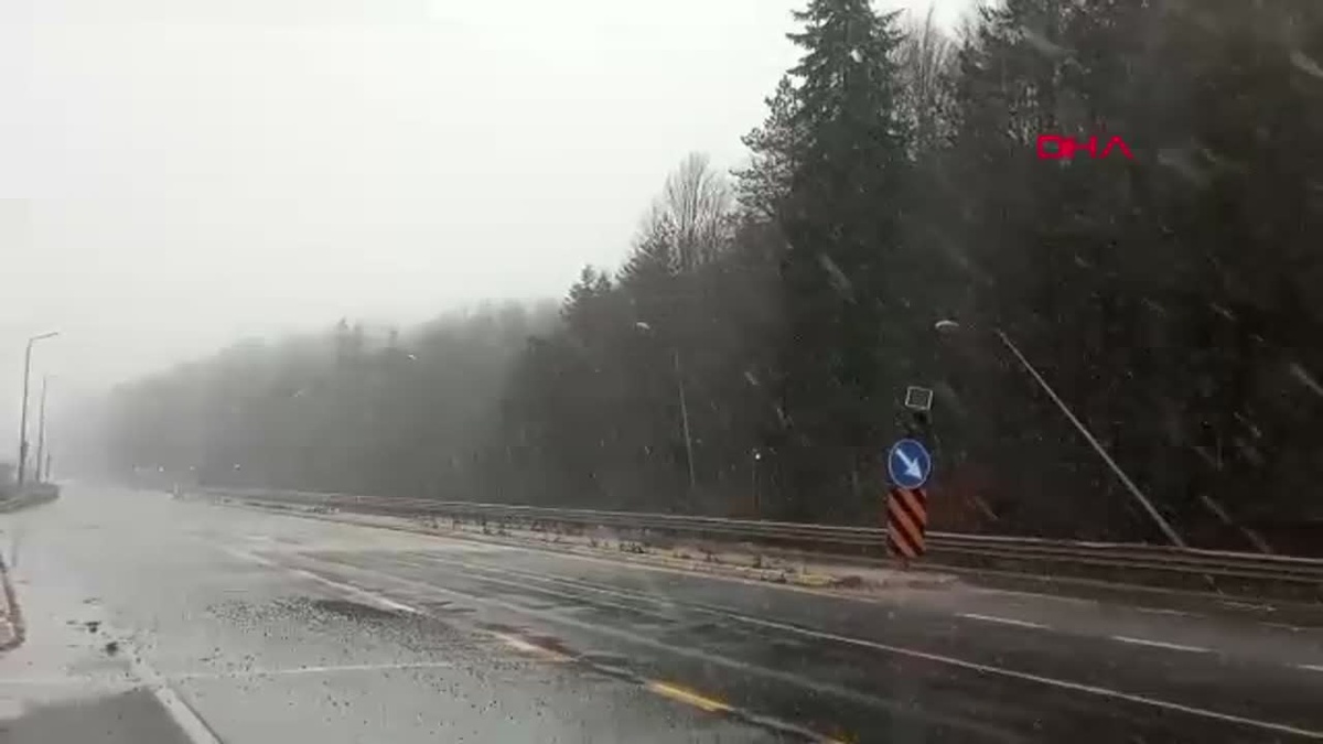 Bolu Dağı\'nda Kar Yağışı Ulaşımı Etkilemedi