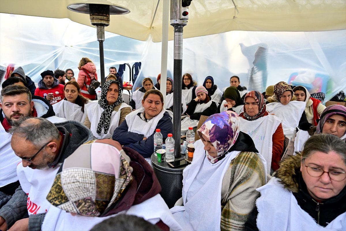 CHP\'li Taşçıer, Açlık Grevindeki İşçileri Ziyaret Etti