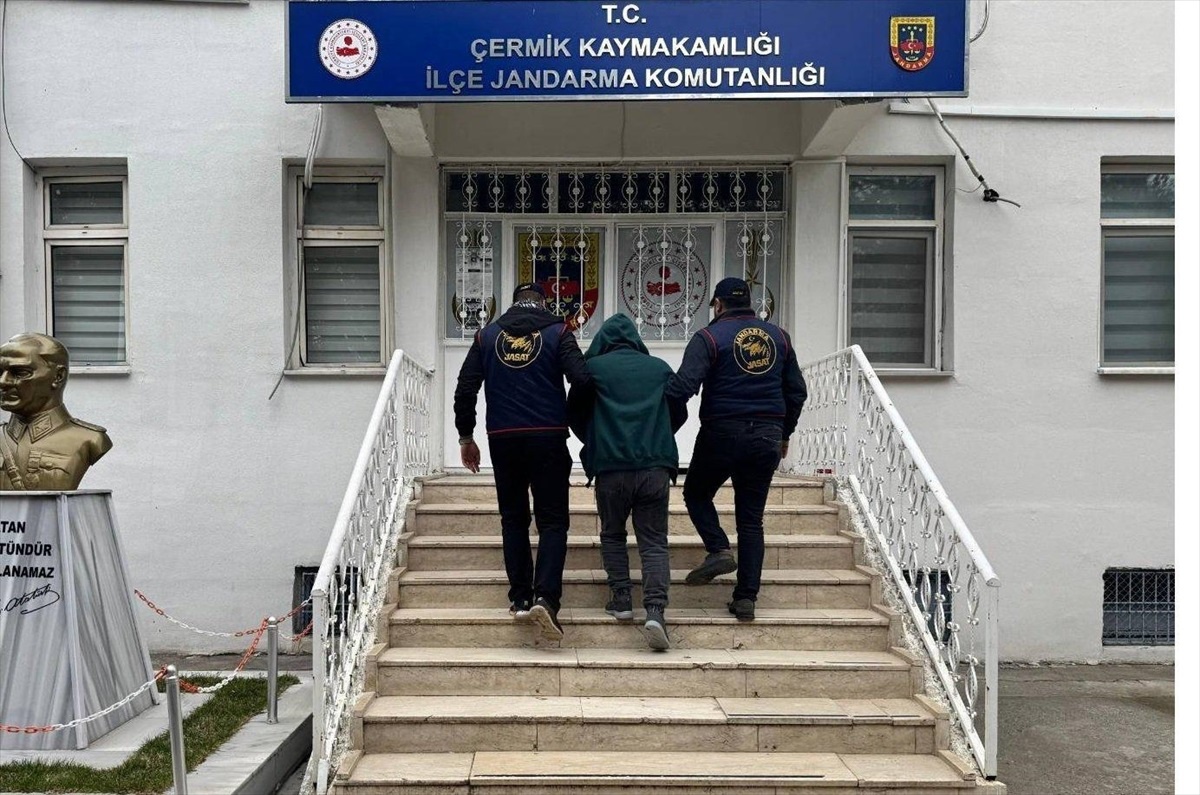 Diyarbakır\'da Firari Hükümlü ve Zanlı Yakalandı
