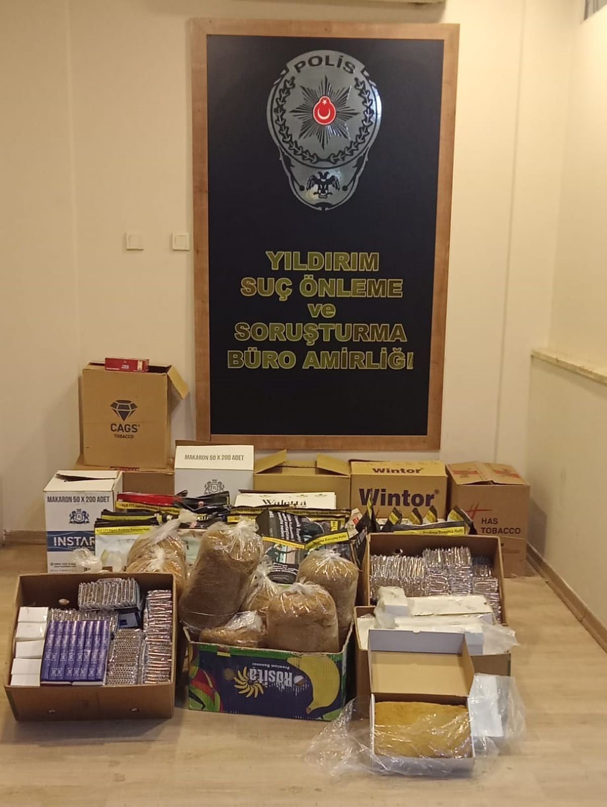 Bursa\'da Dur İhtarı Dikkate Alınmadı: Kaçak Tütün Ele Geçirildi