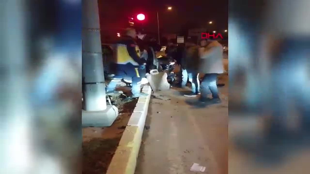 Elazığ\'da Otomobil Çarpışması: 4 Yaralı
