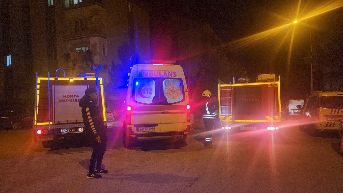 Seydişehir\'de Ev Yangını: 2 Kişi Hastaneye Kaldırıldı