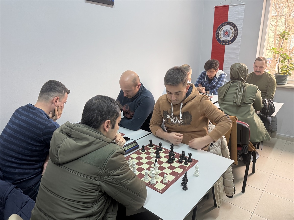 Gümüşhane\'de Polisler Arası Satranç Turnuvası