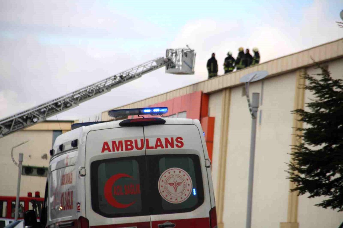 Kayseri\'de İş Yerinde Yangın
